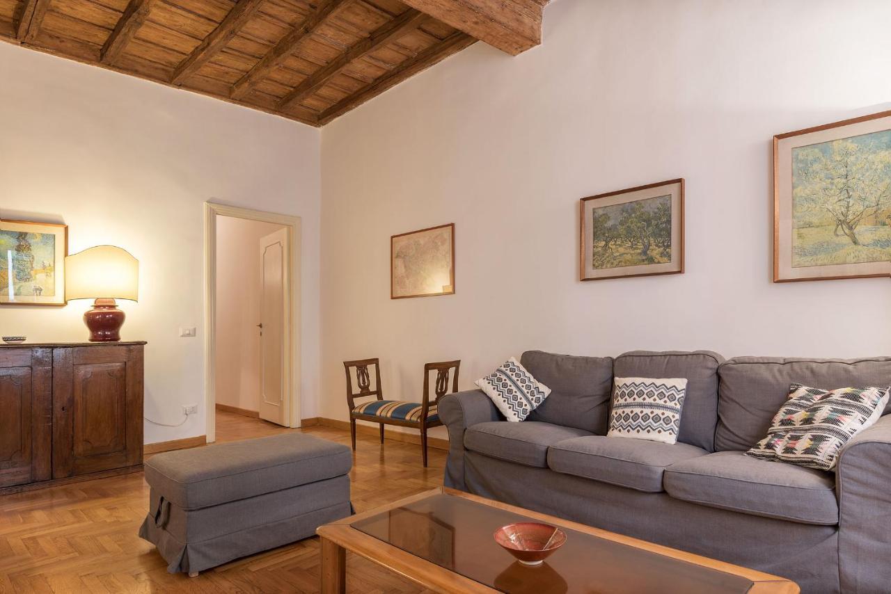 Appartement A Peaceful Retreat 2 Minutes From Piazza Navona - Fromhometorome